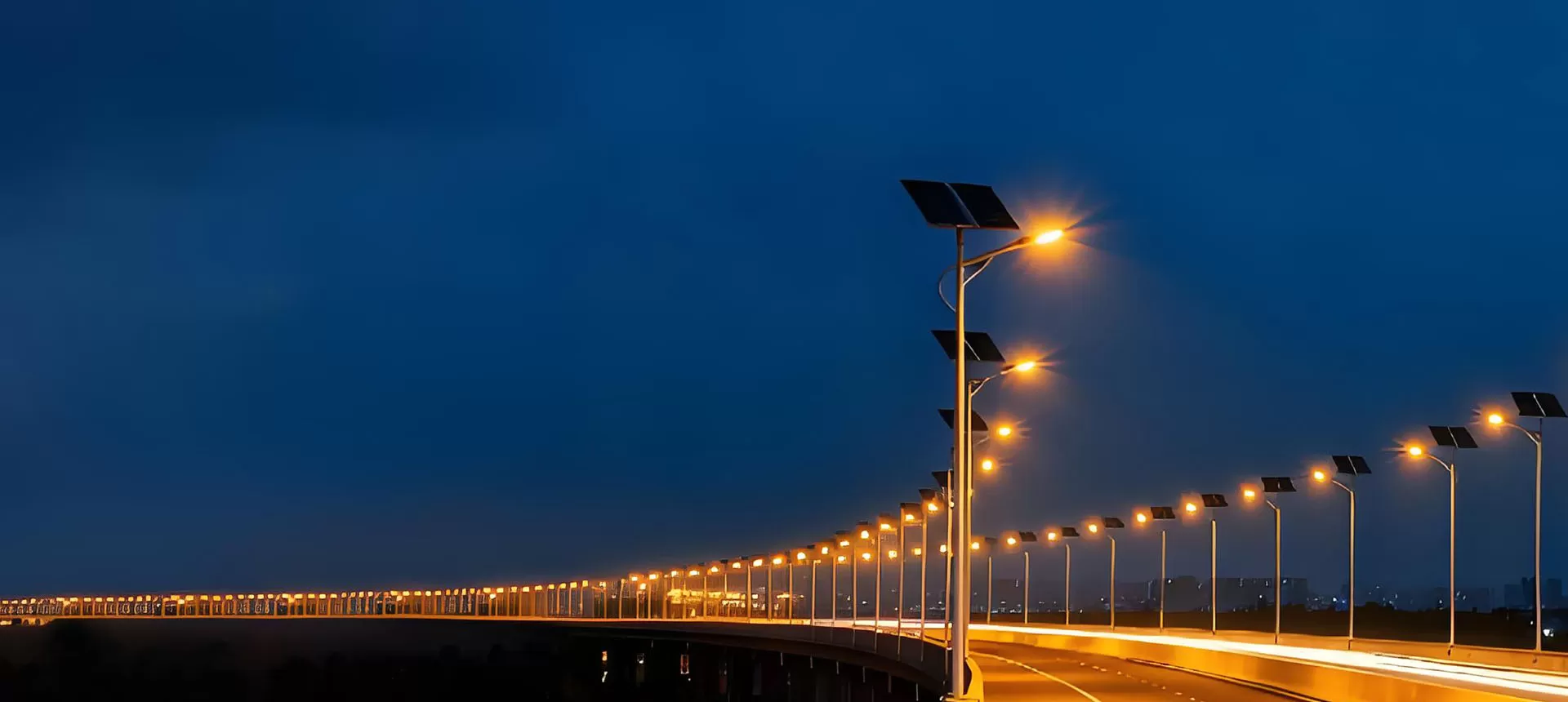 High-Efficiency Solar Street Light